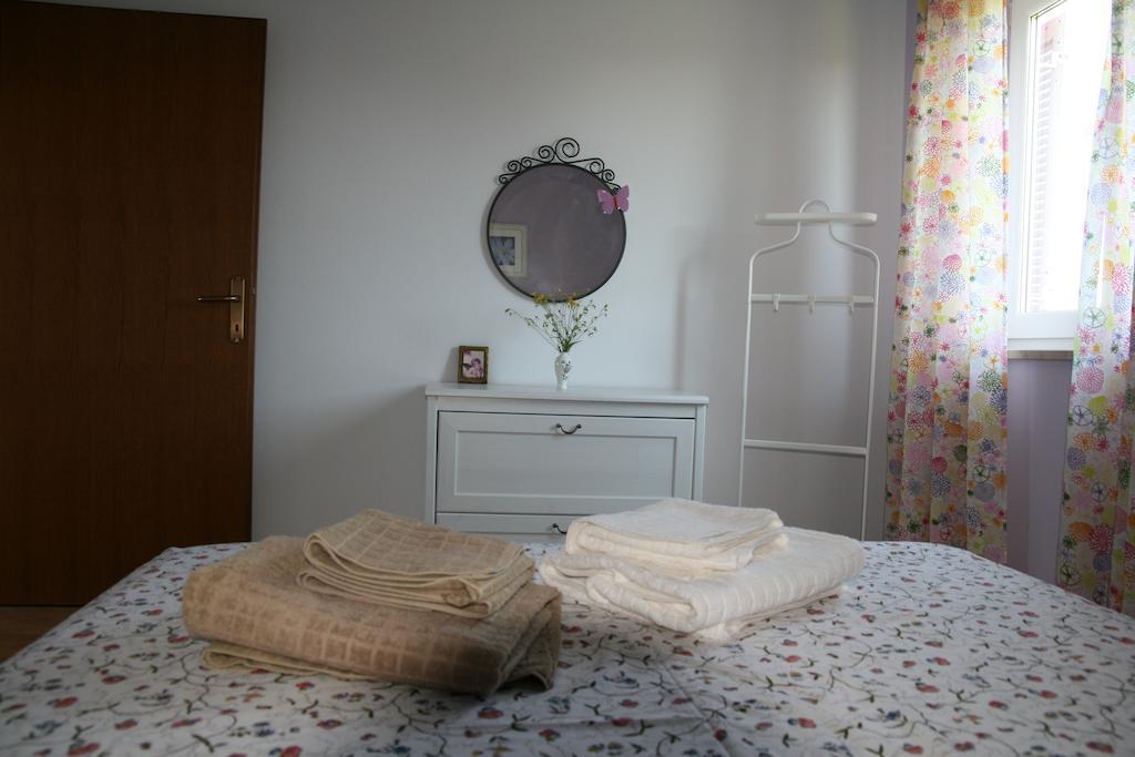 Apartments Roza Μεντουλίν Δωμάτιο φωτογραφία